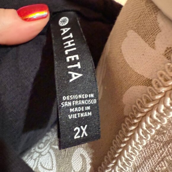 Athleta 2X Balance Sweatshirt Black Full Zip Hoodie with Thumbholes - Picture 5 of 5